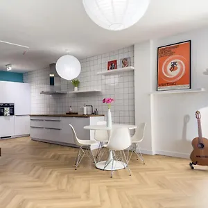https://rotterdams-coolest-apartment.utrechthotels.net