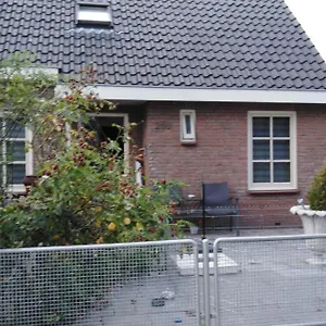 https://dendolili-room.amsterdamhotelsnl.com